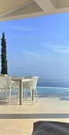Thelxi s Suites - Brand New Seaview Suites - Thelxi s Suite II - Brand