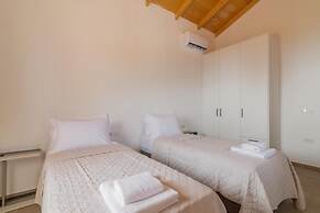 Spartia Suites - Brand New Seaview Suites - Spartia Suites - Brand New