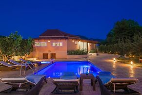 Villa Sophie - Sunny Retreat - Villa Sophie - Sunny Retreat