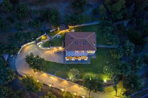 Paradise Home - On the Hill - Paradise Home - On the Hill