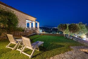 Paradise Home - On the Hill - Paradise Home - On the Hill