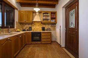 Paradise Home - On the Hill - Paradise Home - On the Hill