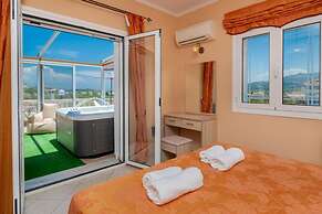 Matina s Family House With Your Private Jacuzzi - Matina s Family Hous