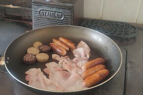 Cozy Cottage Retreat in Listowel pet Friend