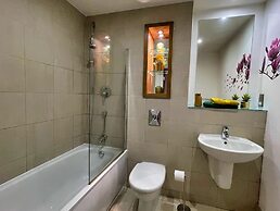 Modern 1BR City Centre Apartment