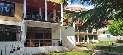 PinePark Lake Luxury Resort Naran