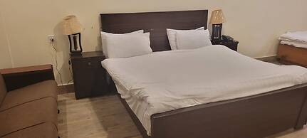 PinePark Lake Luxury Resort Naran
