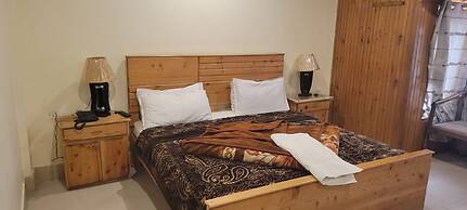PinePark Lake Luxury Resort Naran