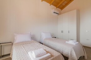 Spartia Suites - Brand New Seaview Suites - Spartia Suites - Brand New