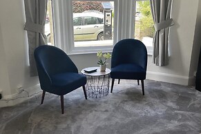 2-bed, Sleeps 4, Free Parking, Pets Allowed