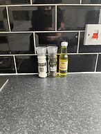 Impeccable 2-bed Apartment in Eastbourne