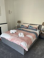Impeccable 2-bed Apartment in Eastbourne