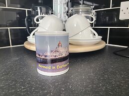 Impeccable 2-bed Apartment in Eastbourne