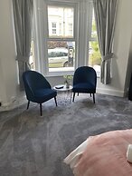 Impeccable 2-bed Apartment in Eastbourne