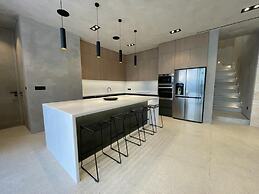 Alpha Villa - Alpha Villa