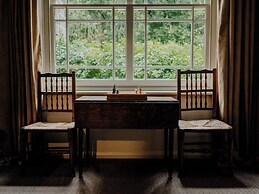 Beautiful Listed Gatehouse in Great Area