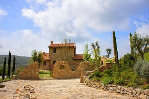 Wonderful Private Villa With Pool in Riparbella