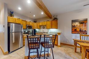 Charming Condo Nestled in the East Keystone Resort Neighborhood, Shutt