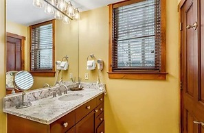 3 Bedroom Townhome in Downtown Breckenridge, off Main Street With Pool