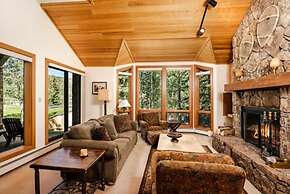 Luxury Ski in, Ski out 2 Bedroom Colorado Vacation Rental Steps From t