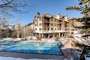 Exquisite 3 Bedroom Ski In, Ski Out Residence Offering Spectacular Mou