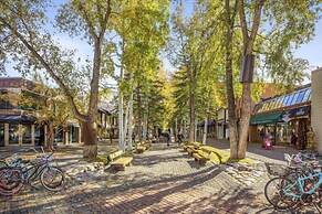 Exclusive 2 Bedroom Mountain Vacation Rental in the Heart of Downtown 