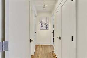 Exclusive 2 Bedroom Mountain Vacation Rental in the Heart of Downtown 