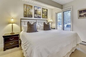 Exclusive 2 Bedroom Mountain Vacation Rental in the Heart of Downtown 