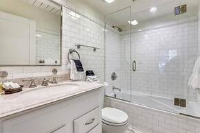 Exclusive 2 Bedroom Mountain Vacation Rental in the Heart of Downtown 