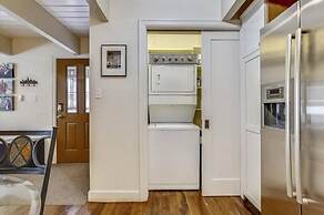 Exclusive 2 Bedroom Mountain Vacation Rental in the Heart of Downtown 