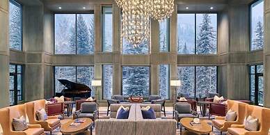 3 Bedroom Platinum-rated Penthouse in Cascade Village, Steps to Chair 