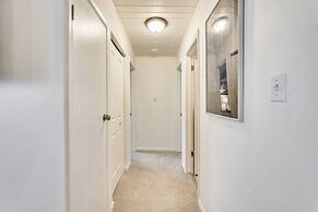 Downtown 2 Bedroom Mountain Vacation Rental in the Heart of Downtown A