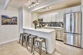 Downtown 2 Bedroom Mountain Vacation Rental in the Heart of Downtown A