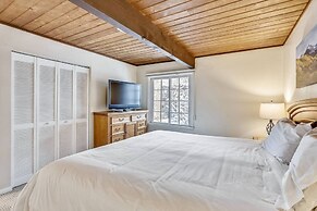 Downtown 2 Bedroom Mountain Vacation Rental in the Heart of Downtown A