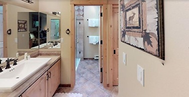 3 Bedroom Residence in Cascade Village Next to Chair Lift 20 and Shutt