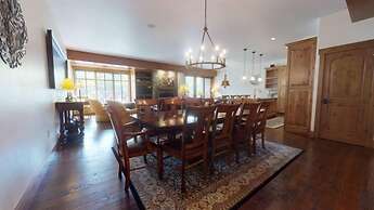 Luxury 4 Bedroom Penthouse in Lionshead Village With Rooftop Pool, Jus