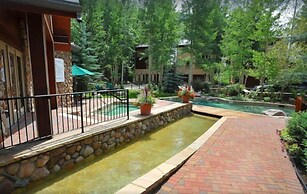 2 Bedroom Platinum Condo Near Chairlift in Cascade Village With Pool a