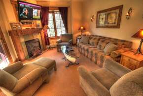 Beautiful 3 Bedroom Mountain Condo in River Run Village With Hot Tub A