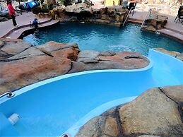 Beautiful 3 Bedroom Mountain Condo in River Run Village With Hot Tub A