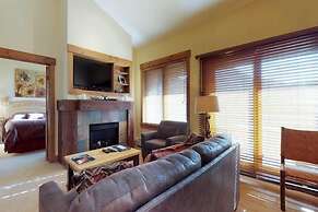 Beautiful 3 Bedroom Mountain Condo in River Run Village With Hot Tub A