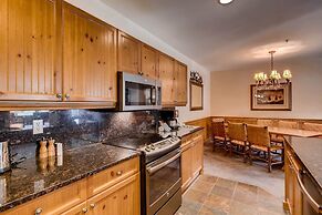 Beautiful 3 Bedroom Mountain Condo in River Run Village With Hot Tub A
