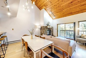 Chic Ski In, Ski Out 2 Bedroom Penthouse in Beaver Creek Village