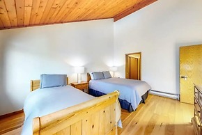 Chic Ski In, Ski Out 2 Bedroom Penthouse in Beaver Creek Village