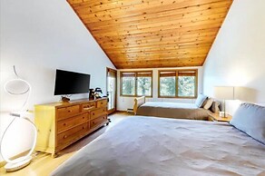 Chic Ski In, Ski Out 2 Bedroom Penthouse in Beaver Creek Village