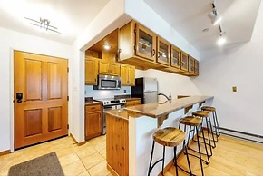 Chic Ski In, Ski Out 2 Bedroom Penthouse in Beaver Creek Village
