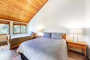 Chic Ski In, Ski Out 2 Bedroom Penthouse in Beaver Creek Village