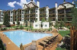2 Bedroom Boutique Resort Condo With Hot Tub Access and Within Walking