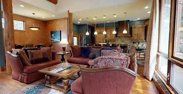 4 Bedroom Luxury Private Home in Vail's Cascade Village With Mountain 