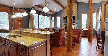 4 Bedroom Luxury Private Home in Vail's Cascade Village With Mountain 