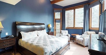 4 Bedroom Luxury Private Home in Vail's Cascade Village With Mountain 